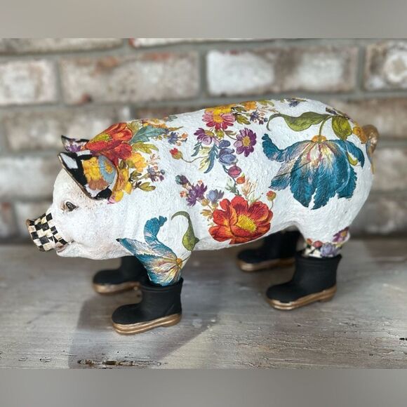 Fancy Farmhouse Pig - Picture 2 of 4